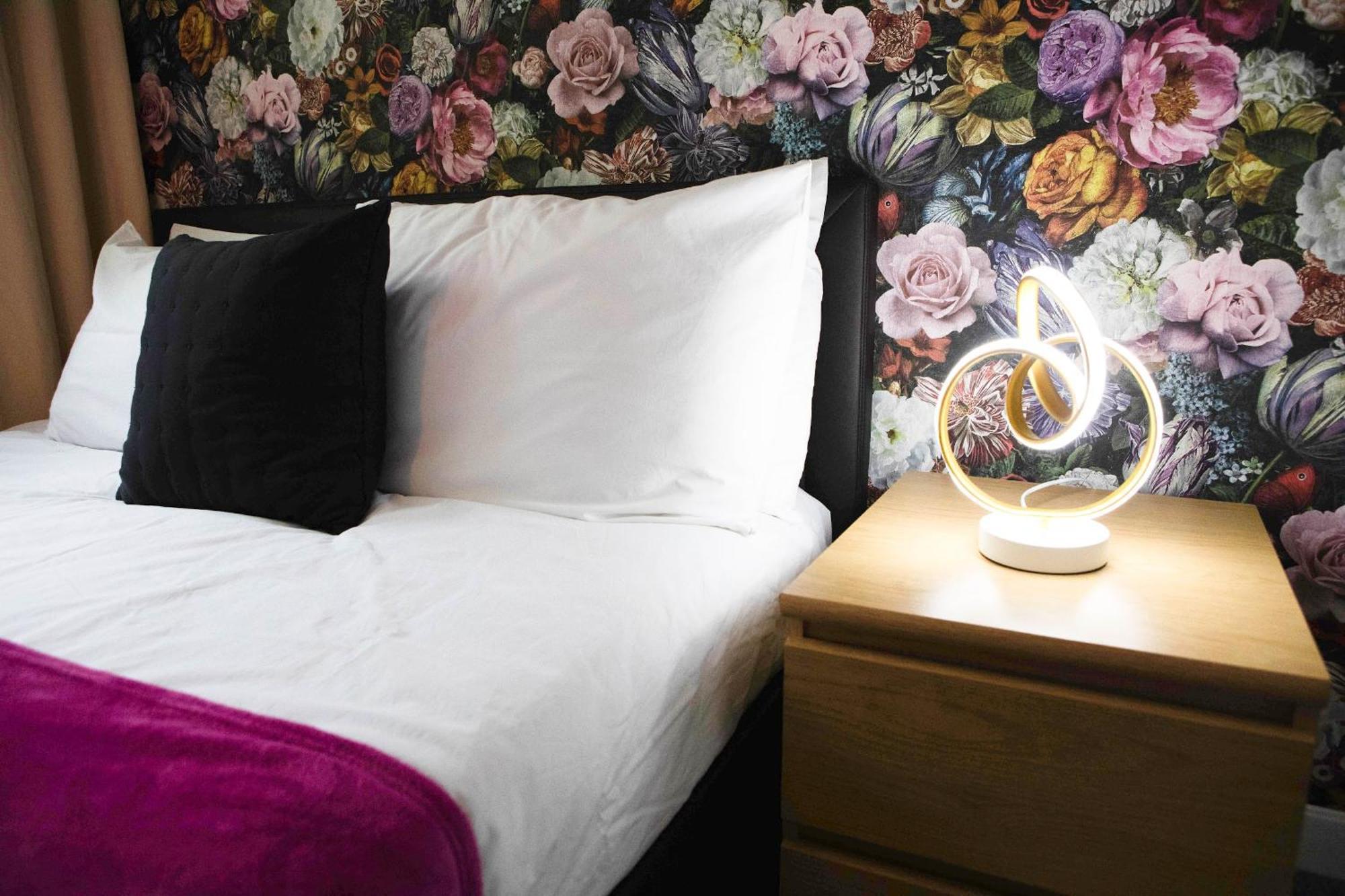 Apartment Best Location,4-Br House,Churchill Square Car Park & Sea-2 Min, Brighton Conference Centre 3 Min, Shops, Restaurants, I-360, Pier - Walking Distance