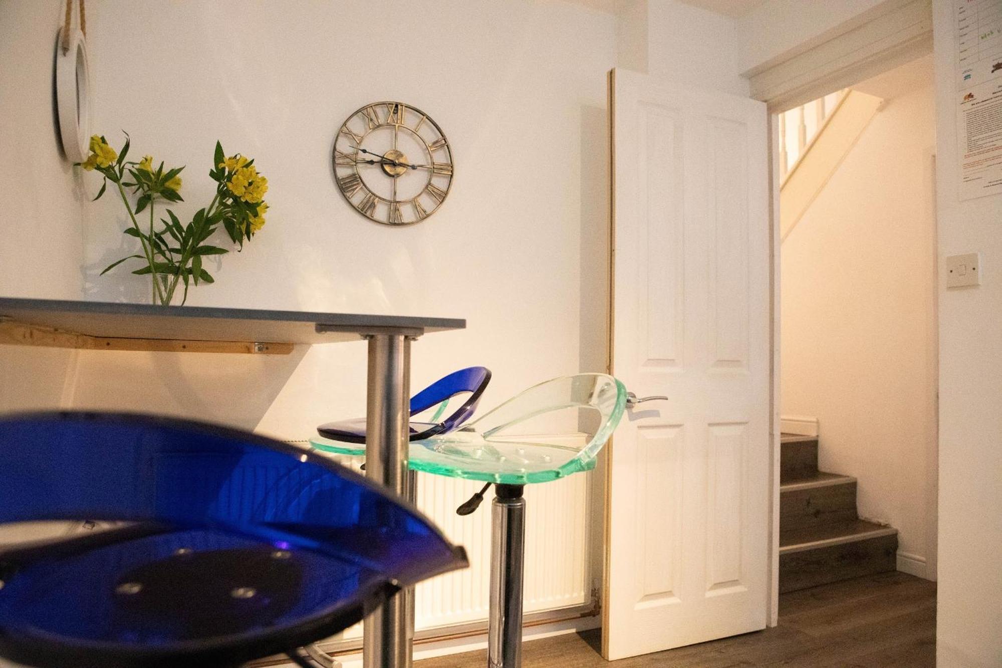 Appartement Location,4-br House,churchill Square Car Park & Sea-2 Min, Conference Centre 3 Min, Shops, Restaurants, I-360, Pier - Walking Distance Hove