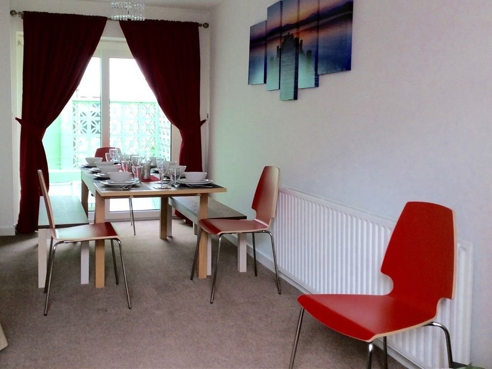 Location,4-br House,churchill Square Car Park & Sea-2 Min, Conference Centre 3 Min, Shops, Restaurants, I-360, Pier - Walking Distance Appartement